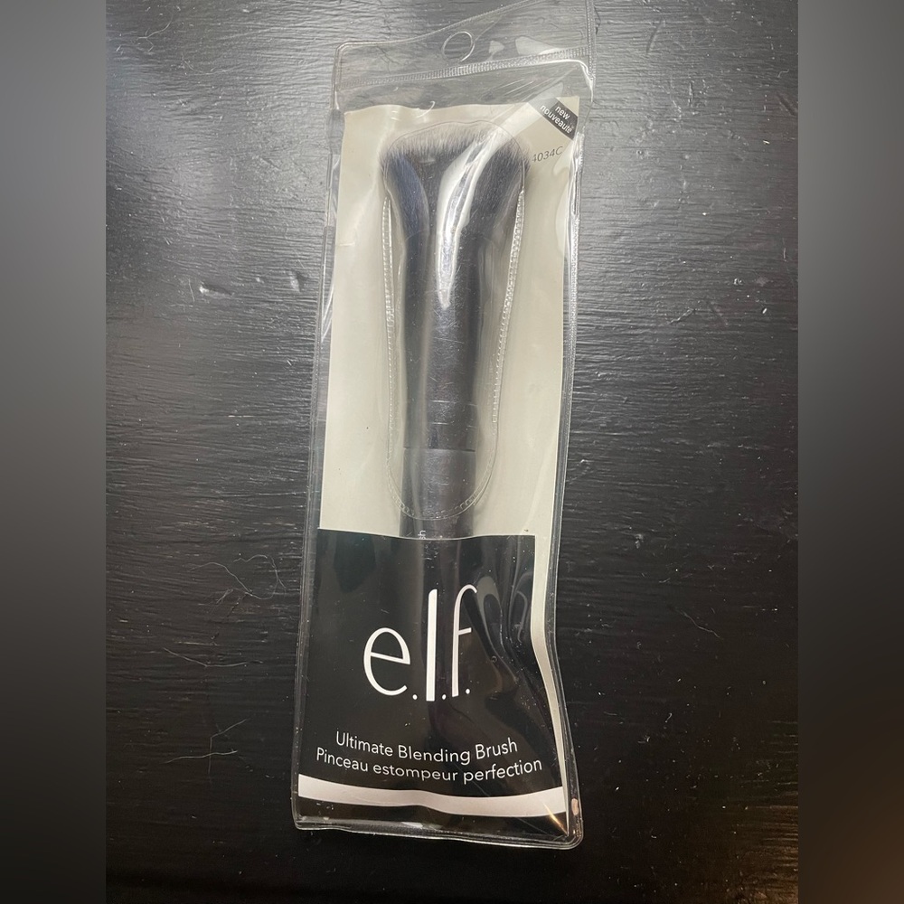 ELF Ultimate Black Blending Vegan Brush